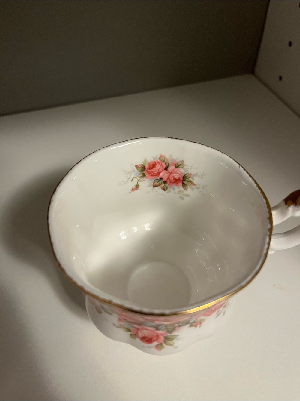 Paragon Elizabeth Rose Bone China Tea Cup England White Pink Floral Gold Trim - Picture 2 of 4